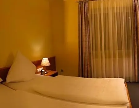 Schaaf Hotel 3*